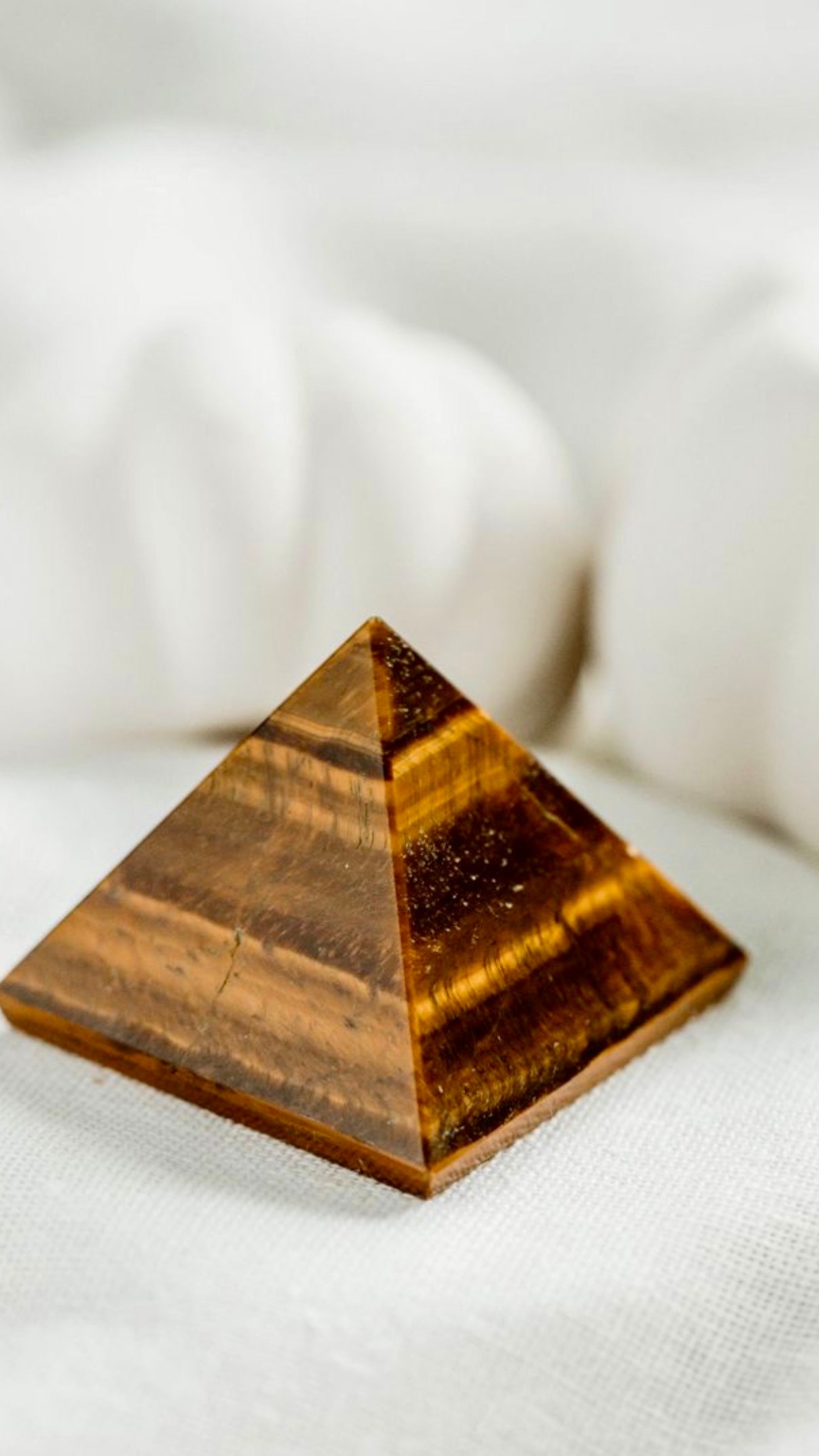 Pirâmide Olho de Tigre 4cm