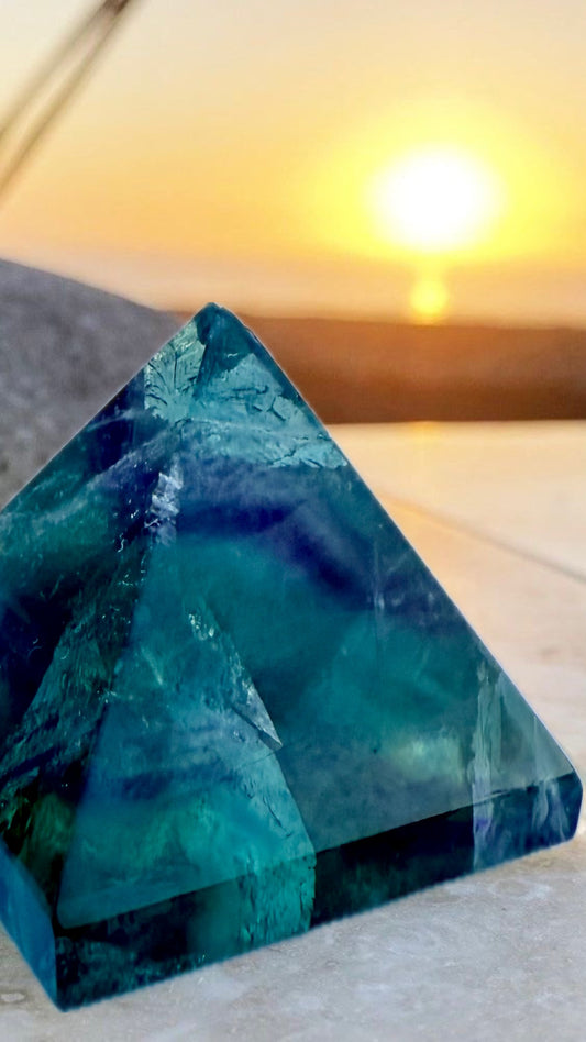 Pirâmide Fluorite 4cm