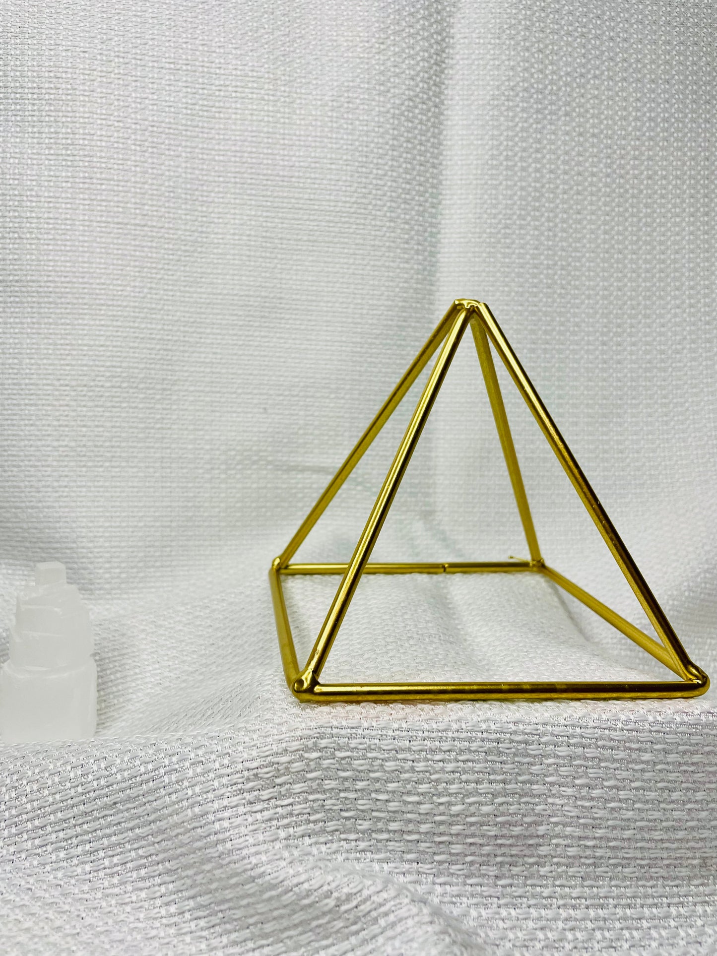 Pirâmide Energética (Dourada) 15cm