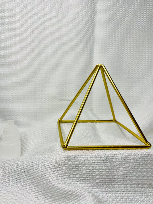 Pirâmide Energética (Dourada) 15cm